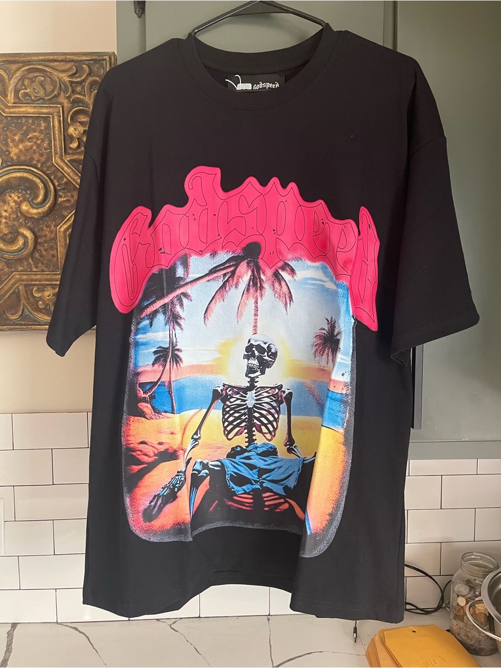Men’s Graphic Design Tee Size XL.